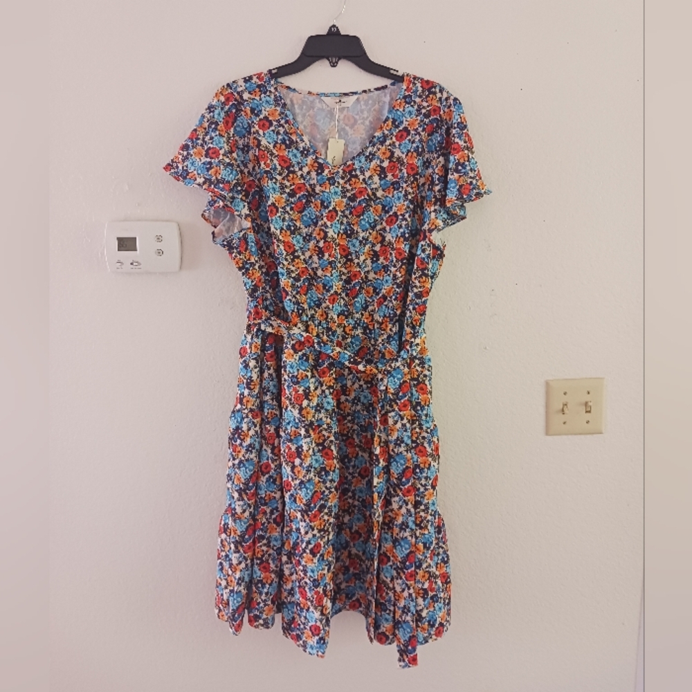 Women's Floral V-Neck Belted‎ Dress